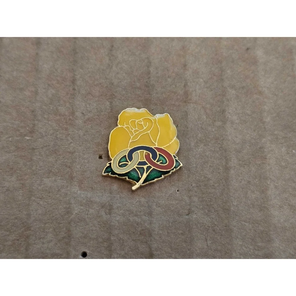 Yellow Rose with Interlocking Rings Jacket Backpack Bag Lapel Vest Hat Pin G26